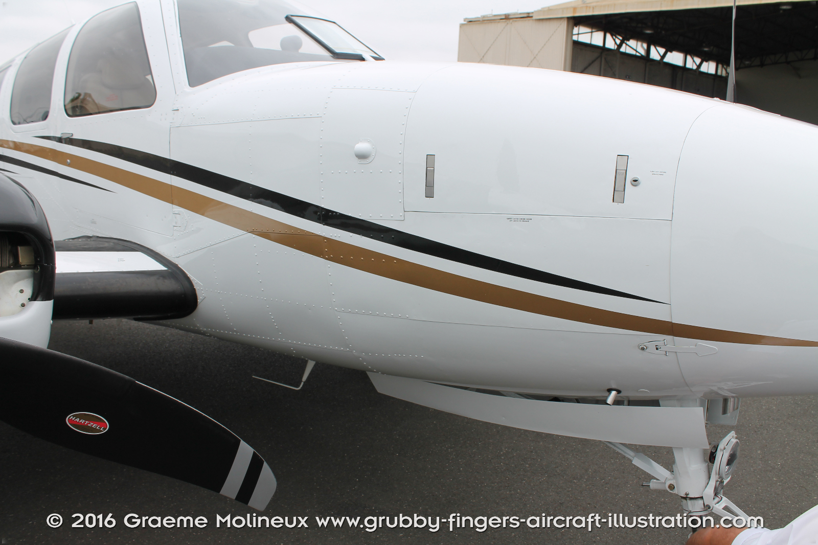 BEECHCRAFT%20-%20BARON%20G58%20-%20WALKAROUND%20-%20VH-WGU%20-%20MOORABBIN%202016%20-%20052%20-%20GrubbyFingers