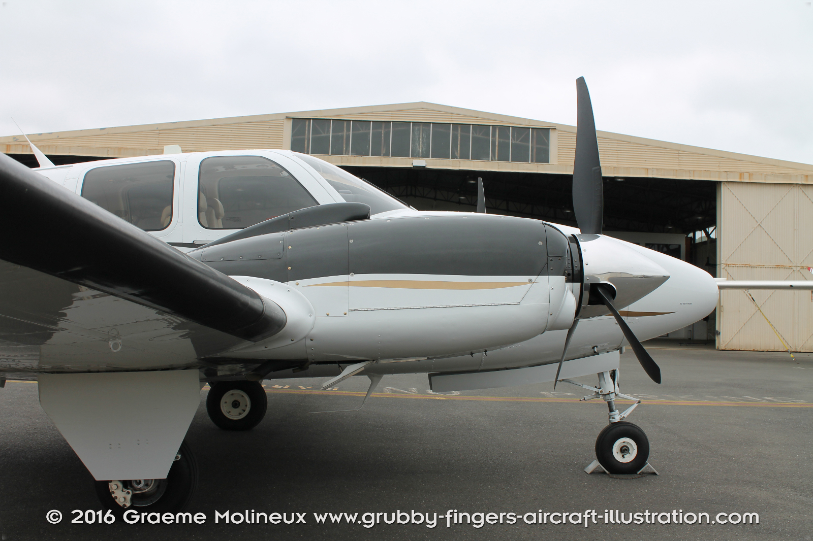 BEECHCRAFT%20-%20BARON%20G58%20-%20WALKAROUND%20-%20VH-WGU%20-%20MOORABBIN%202016%20-%20058%20-%20GrubbyFingers