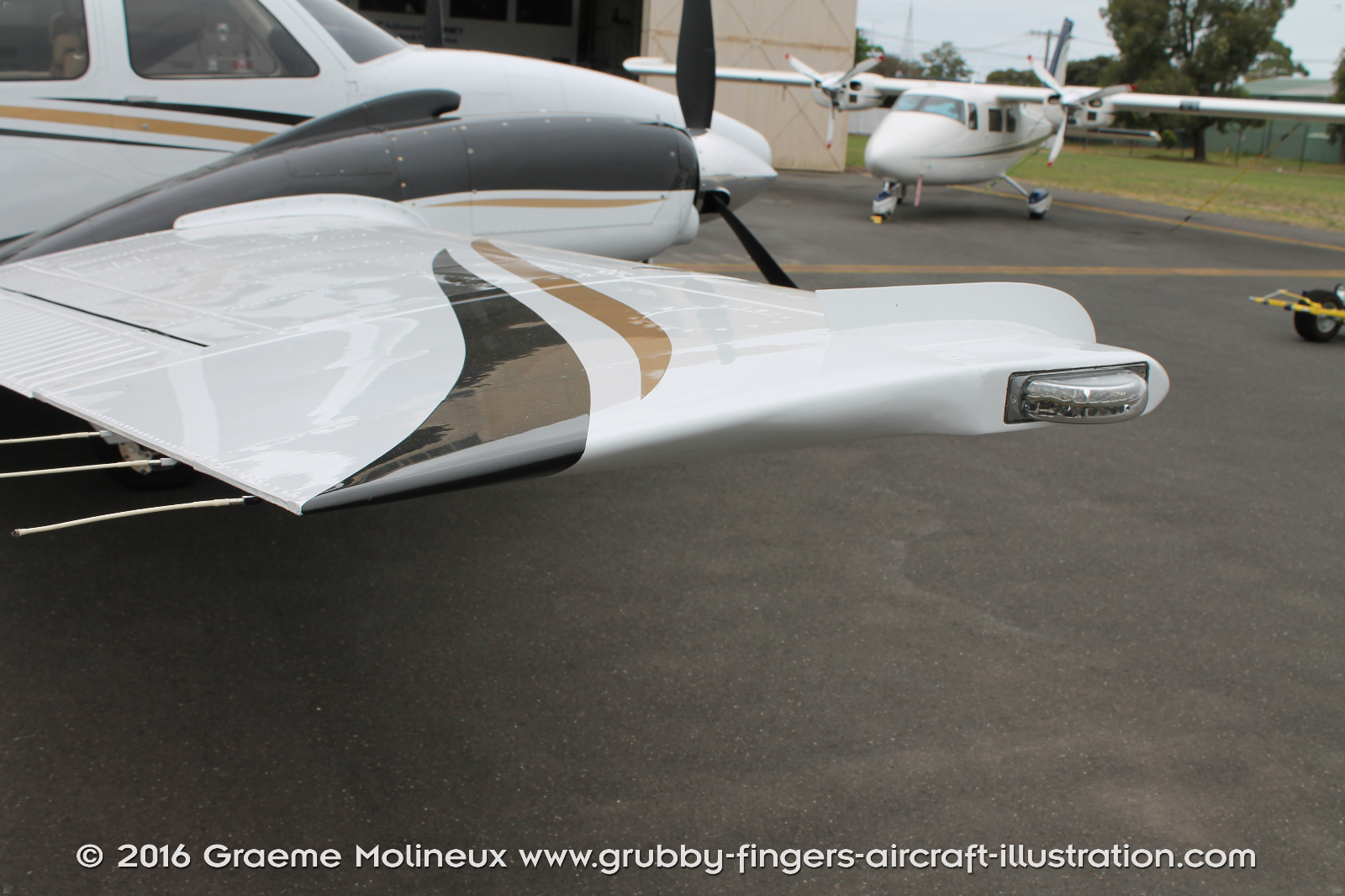 BEECHCRAFT%20-%20BARON%20G58%20-%20WALKAROUND%20-%20VH-WGU%20-%20MOORABBIN%202016%20-%20061%20-%20GrubbyFingers
