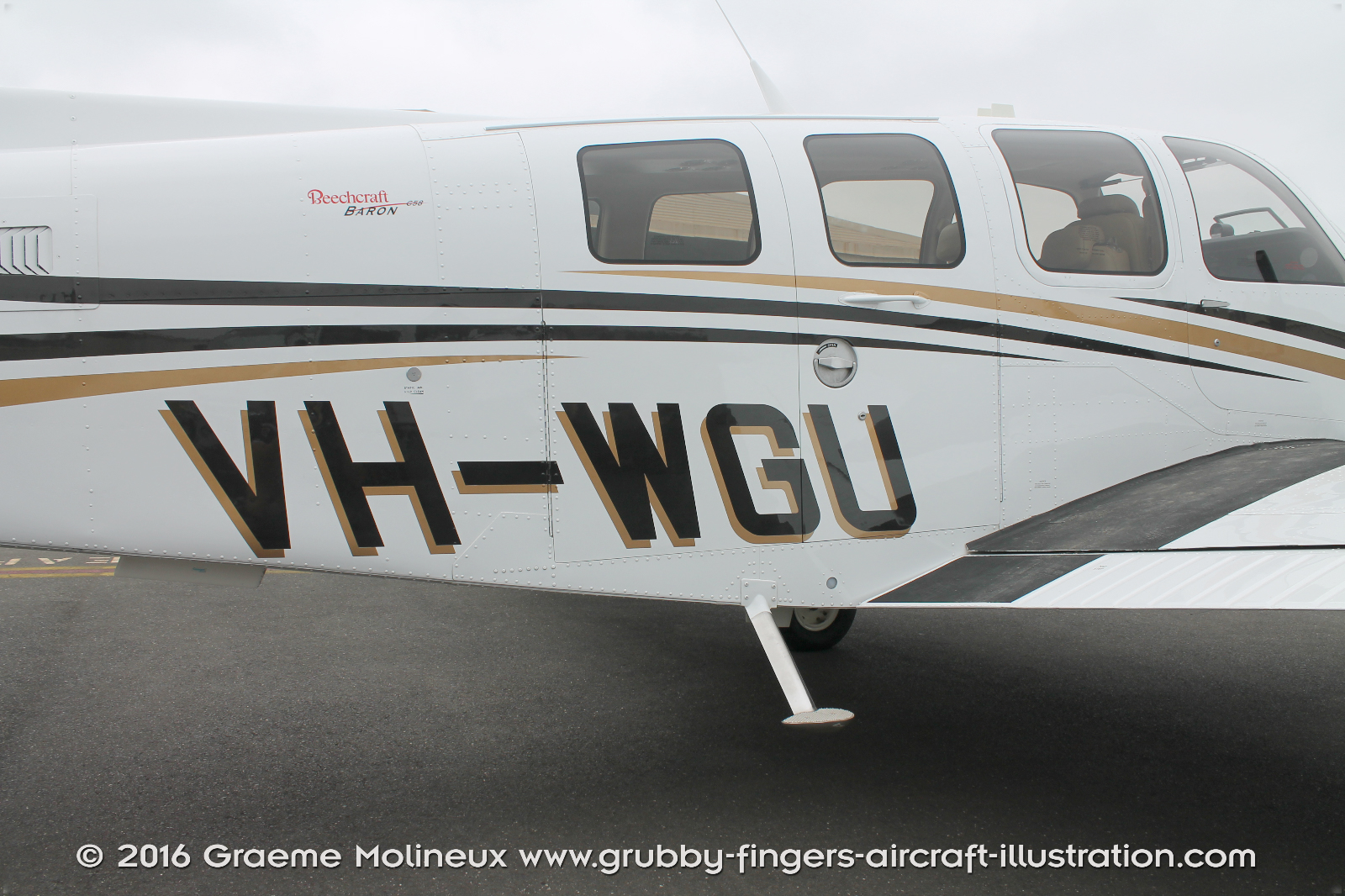 BEECHCRAFT%20-%20BARON%20G58%20-%20WALKAROUND%20-%20VH-WGU%20-%20MOORABBIN%202016%20-%20087%20-%20GrubbyFingers