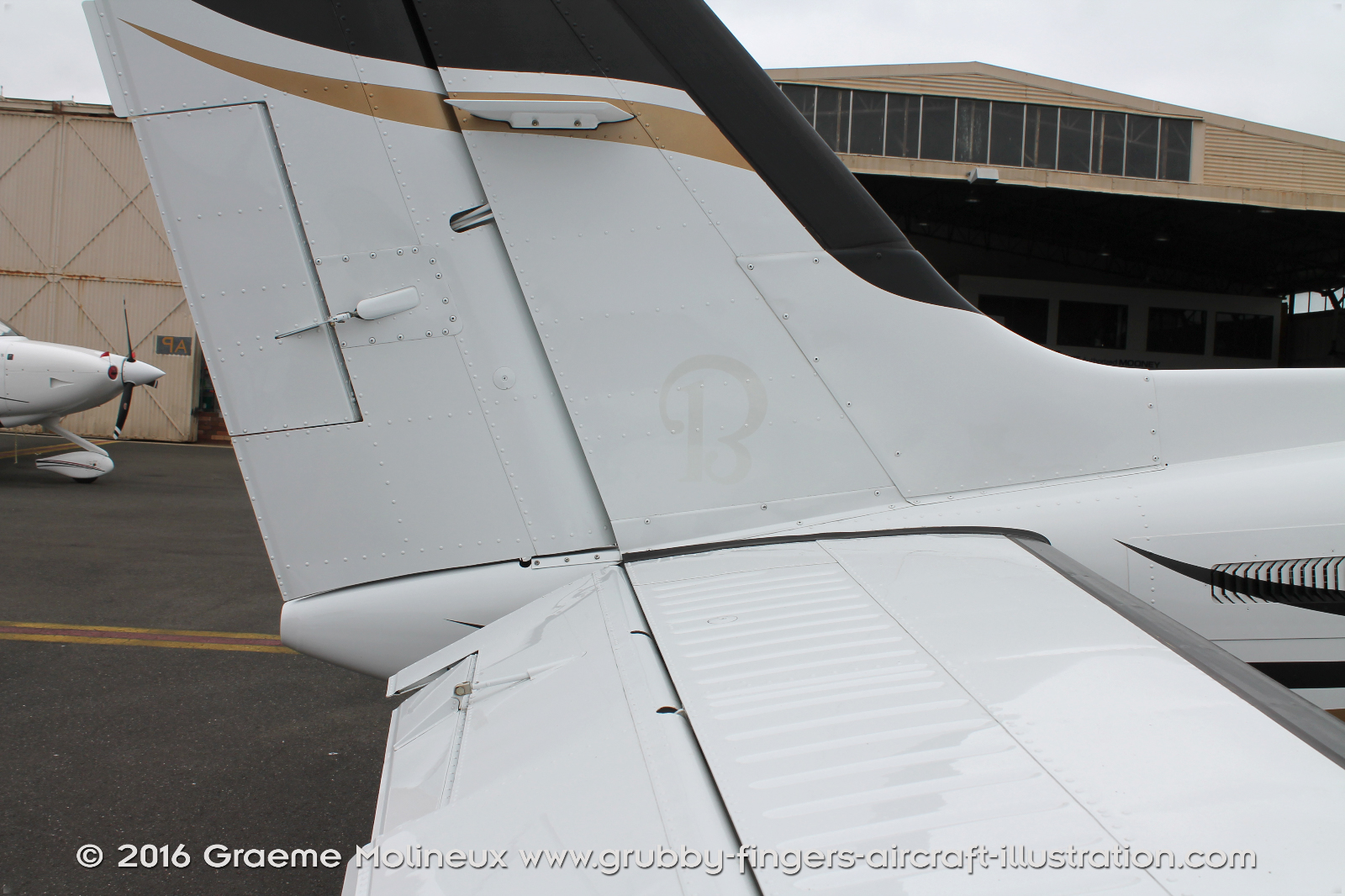 BEECHCRAFT%20-%20BARON%20G58%20-%20WALKAROUND%20-%20VH-WGU%20-%20MOORABBIN%202016%20-%20092%20-%20GrubbyFingers