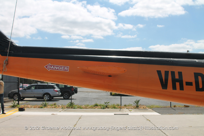 Bell_UH-1C_VH-DHY_HeliServe_48_GrubbyFingers