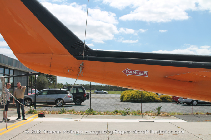 Bell_UH-1C_VH-DHY_HeliServe_49_GrubbyFingers