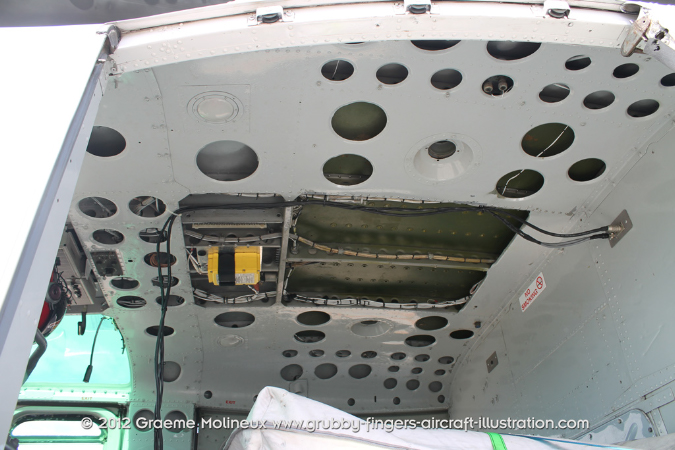 Bell_UH-1C_VH-DHY_HeliServe_60_GrubbyFingers